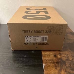 Yeezy 350 light’’ size 11.5